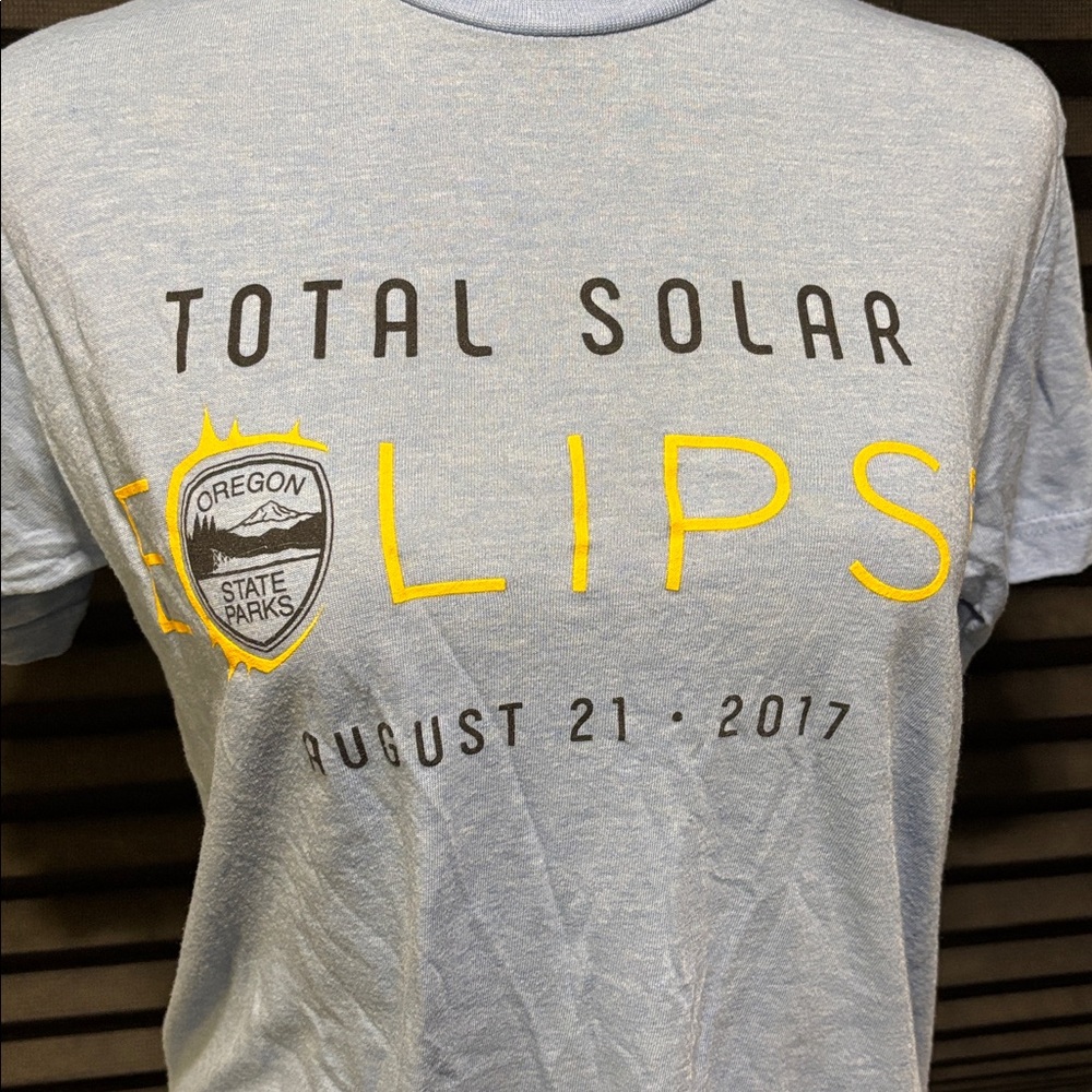 Commemorative Total Solar Eclipse Oregon 2017 Blue‎ SS T-Shirt SZ Medium